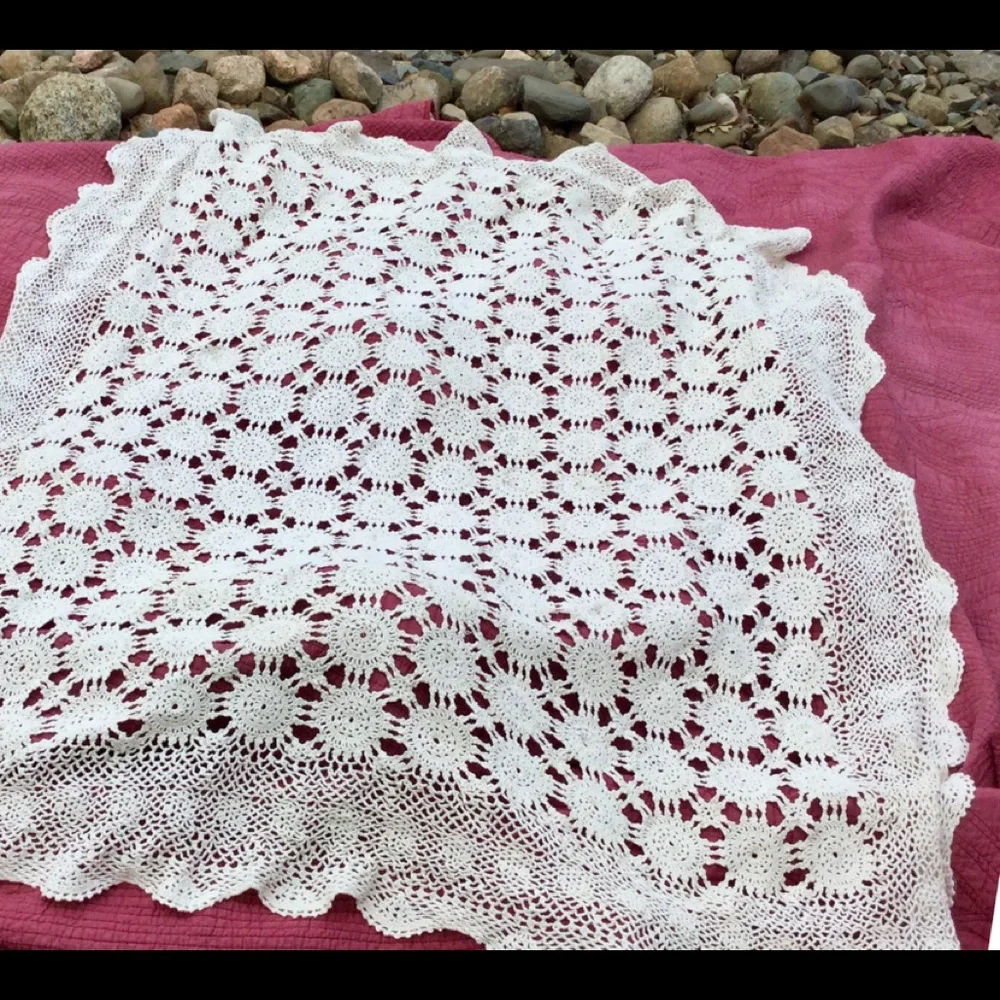 ⚜️ Vintage Tablecloth Hand Crocheted Ecru  Rectangular Bohemian Beauty